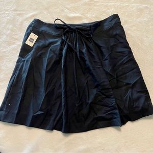 NWT women’s Gap small size 4 navy blue pleated tennis skirt